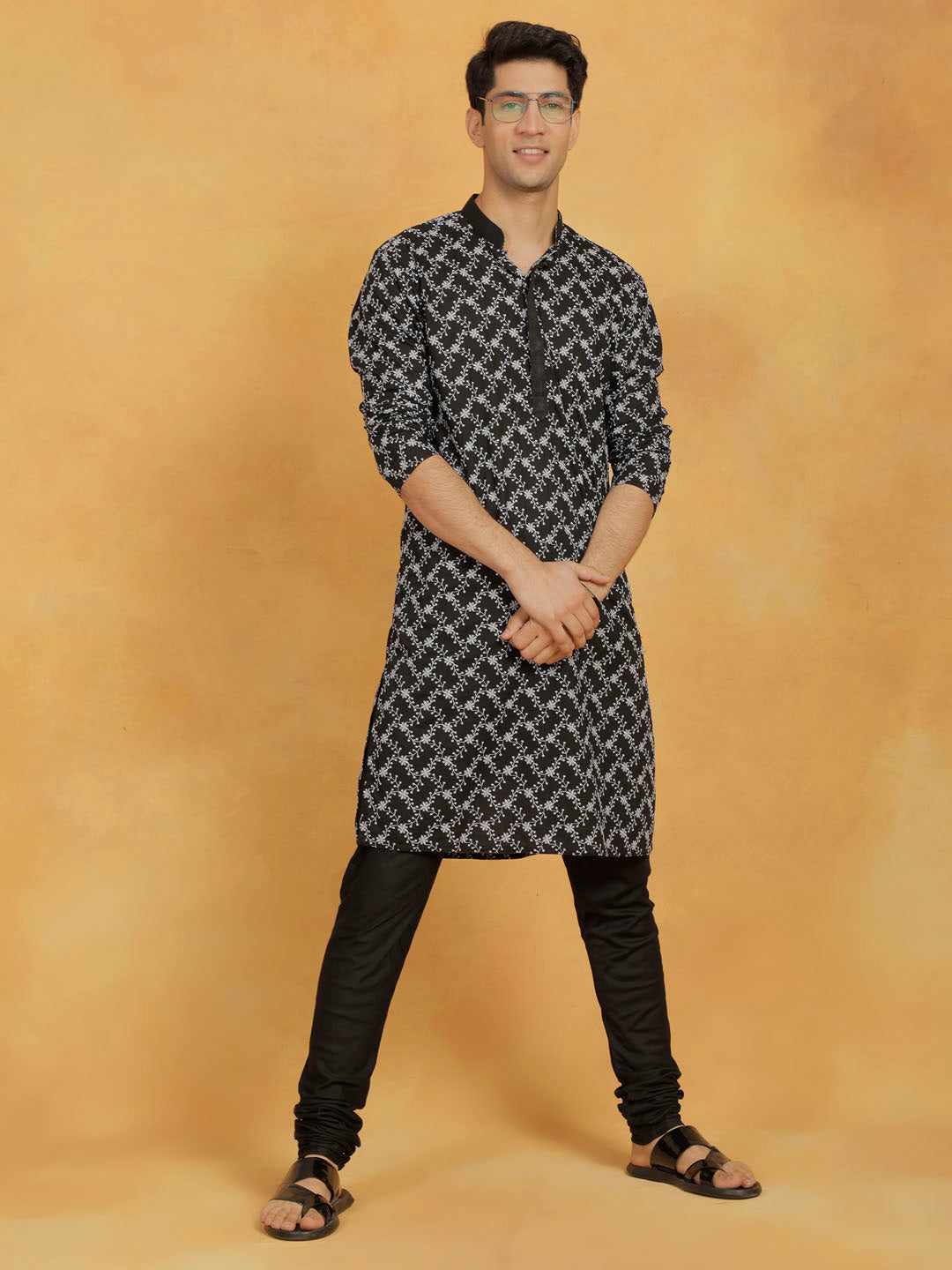 Sarvati Men's Black Cotton Kurta And Pyjama Set