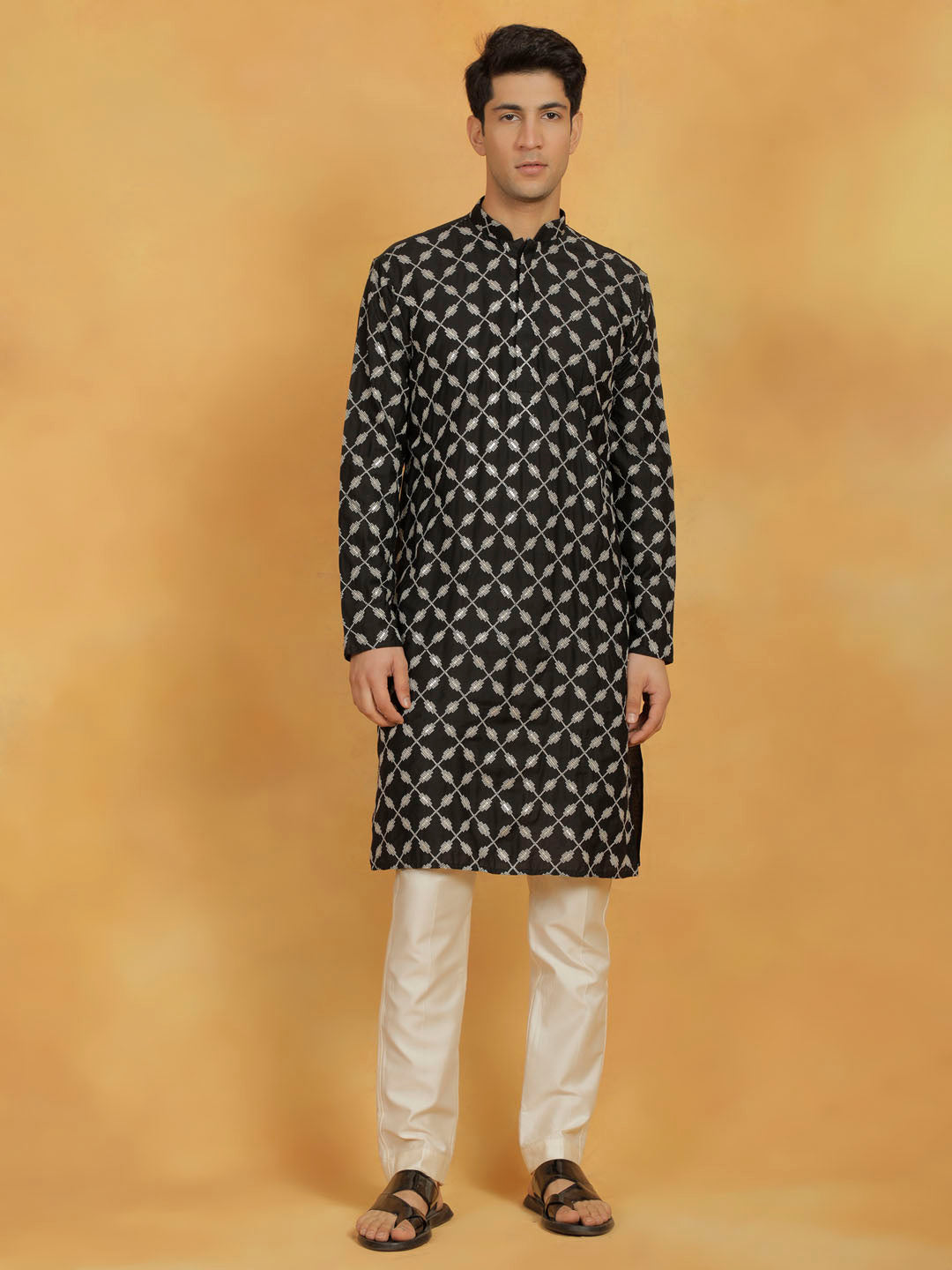 Sarvati Men's Black And Cream Cotton Blend Kurta And Pyjama Set