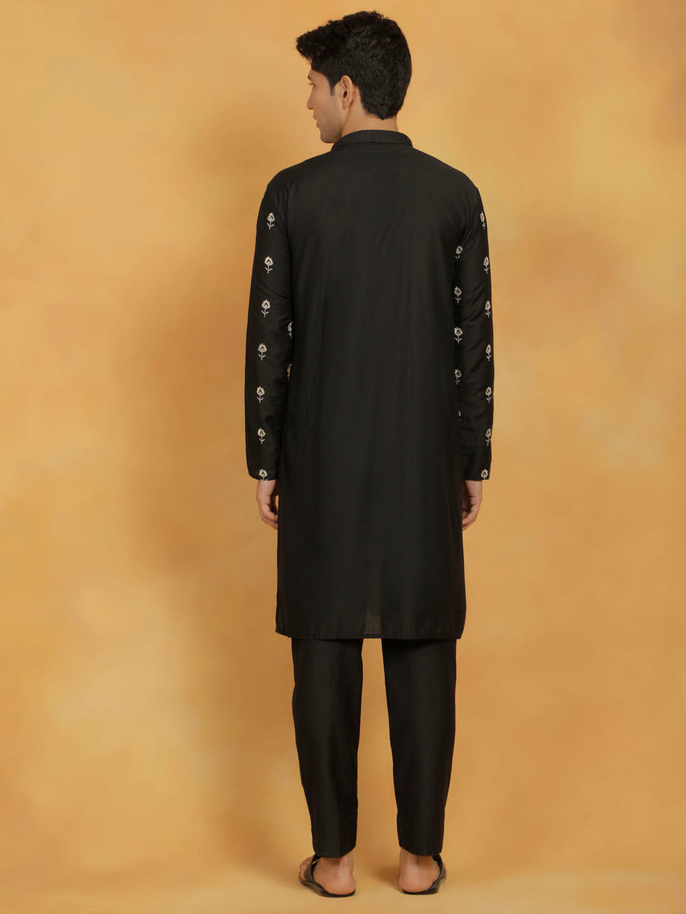 Sarvati Men's Black Cotton Blend Kurta And Pyjama Set