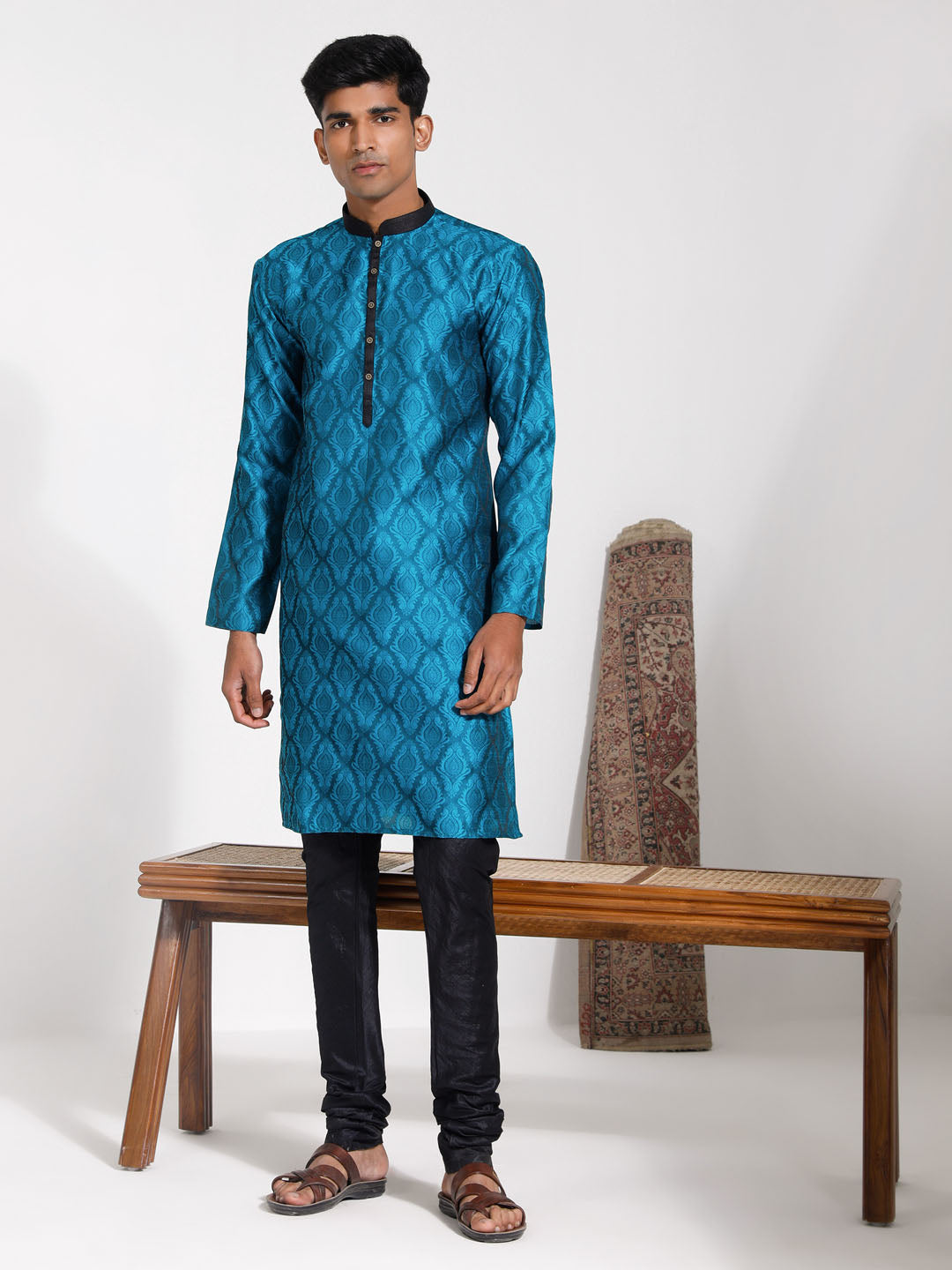 Sarvati Men's Turquoise And Black Silk Blend Kurta Pyjama Set