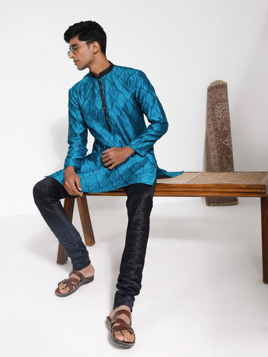 Sarvati Men's Turquoise And Black Silk Blend Kurta Pyjama Set