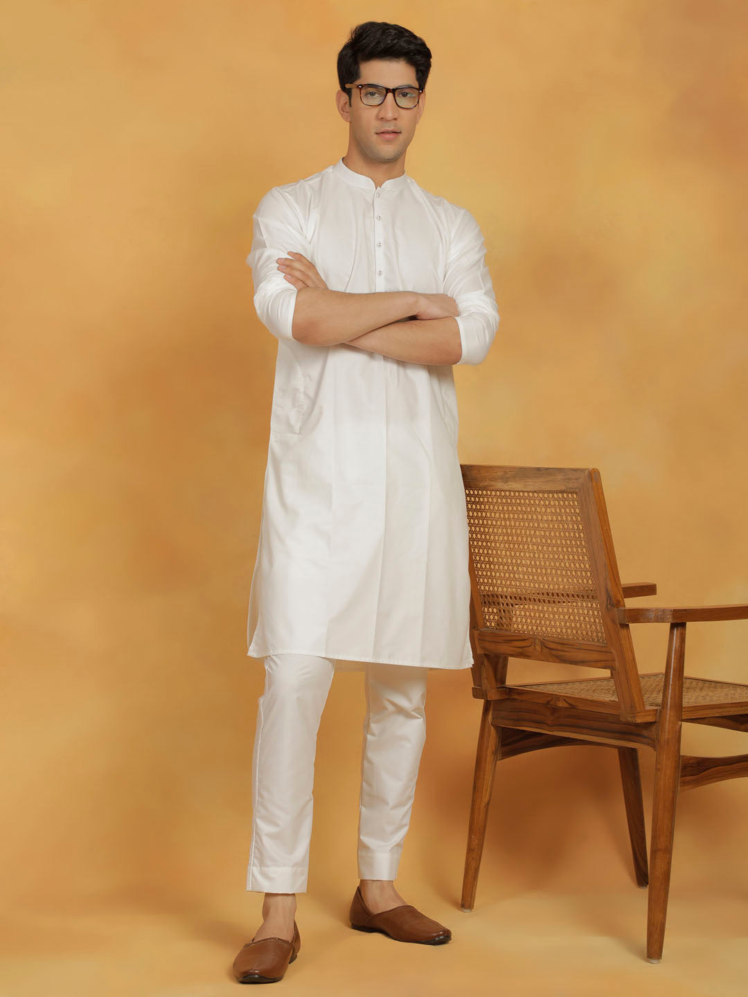 Sarvati Men's Off White Cotton Silk Kurta And Pyjama Set