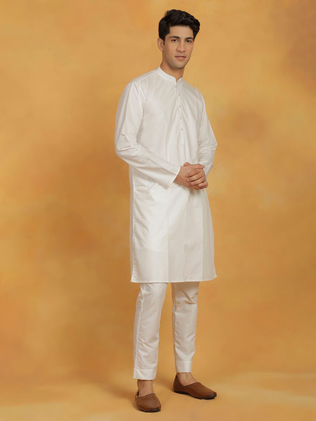 Sarvati Men's Off White Cotton Silk Kurta And Pyjama Set