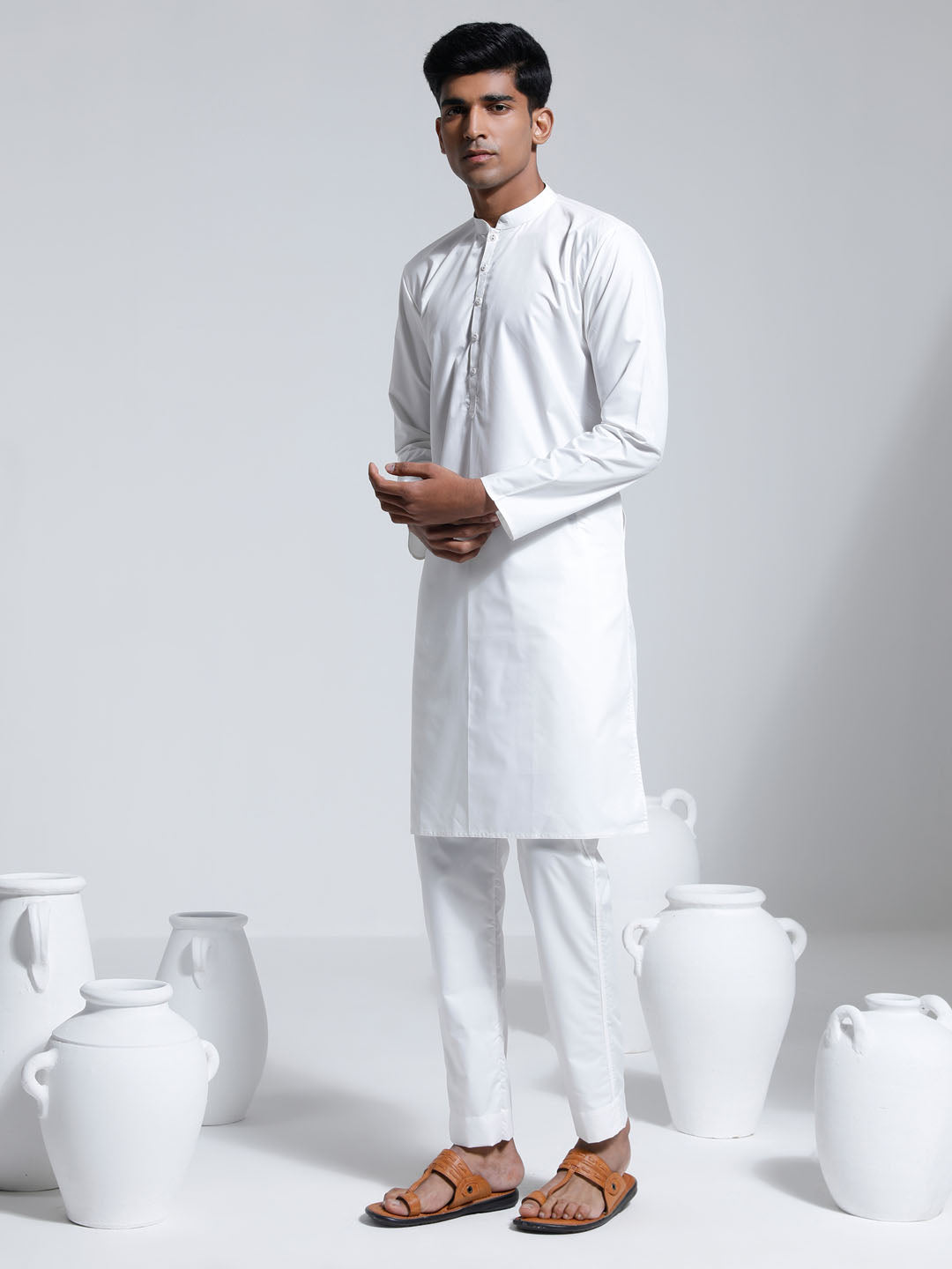 Sarvati Men's White Cotton Silk Kurta And Pyjama Set