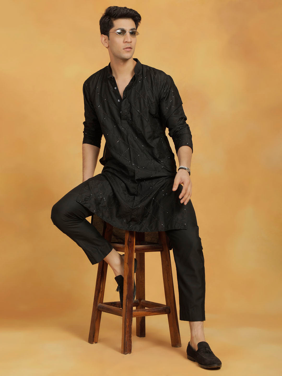 Sarvati Men's Black Viscose Kurta And Pyjama Set