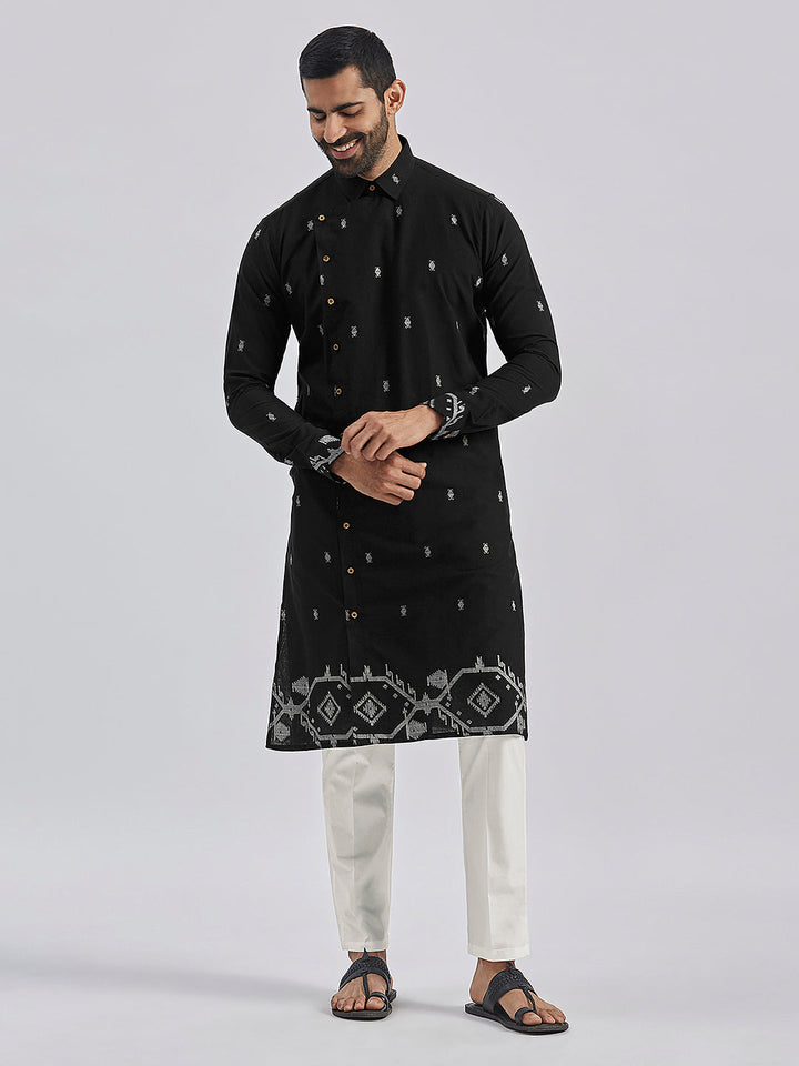 Sarvati Men's Black Cotton Kurta And Pyjama Set.