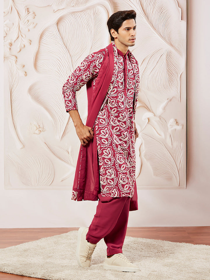 Sarvati Men's Maroon Georgette Kurta Patiala And Dupatta Set.