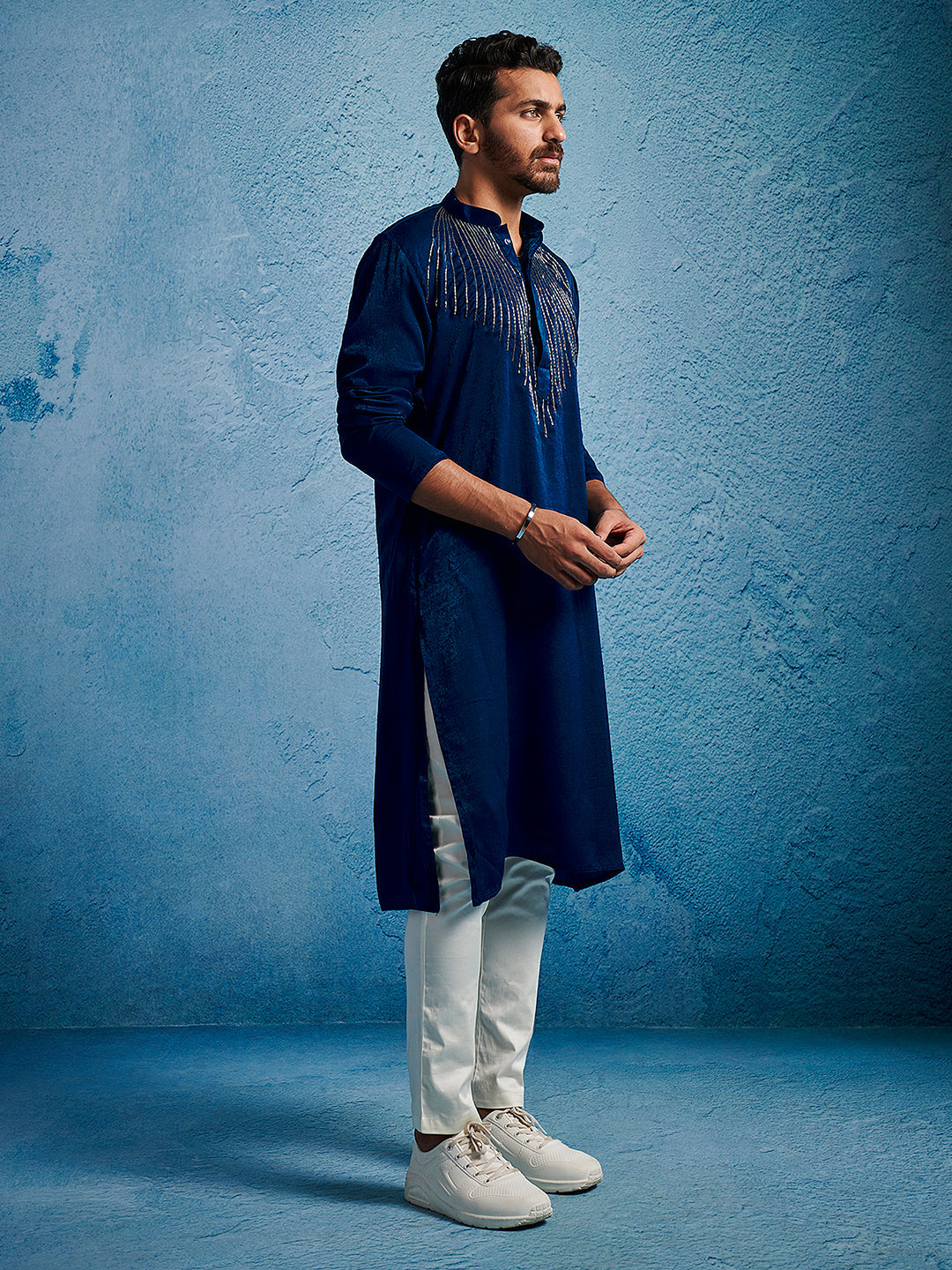 Sarvati Men's Turquoise Silk Blend Kurta And Pyjama Set