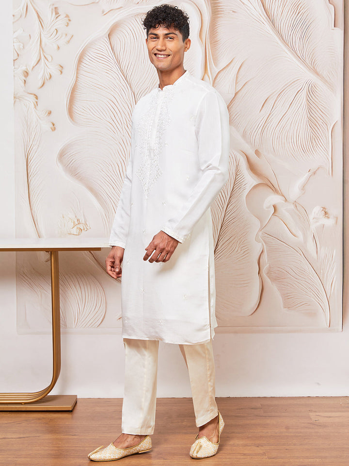 Men's White Silk Blend Kurta And Pyjama Set