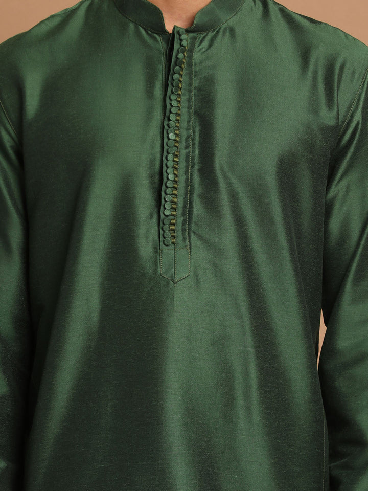 Sarvati Men's Green Cotton Silk Blend Kurta and Pyjama Set