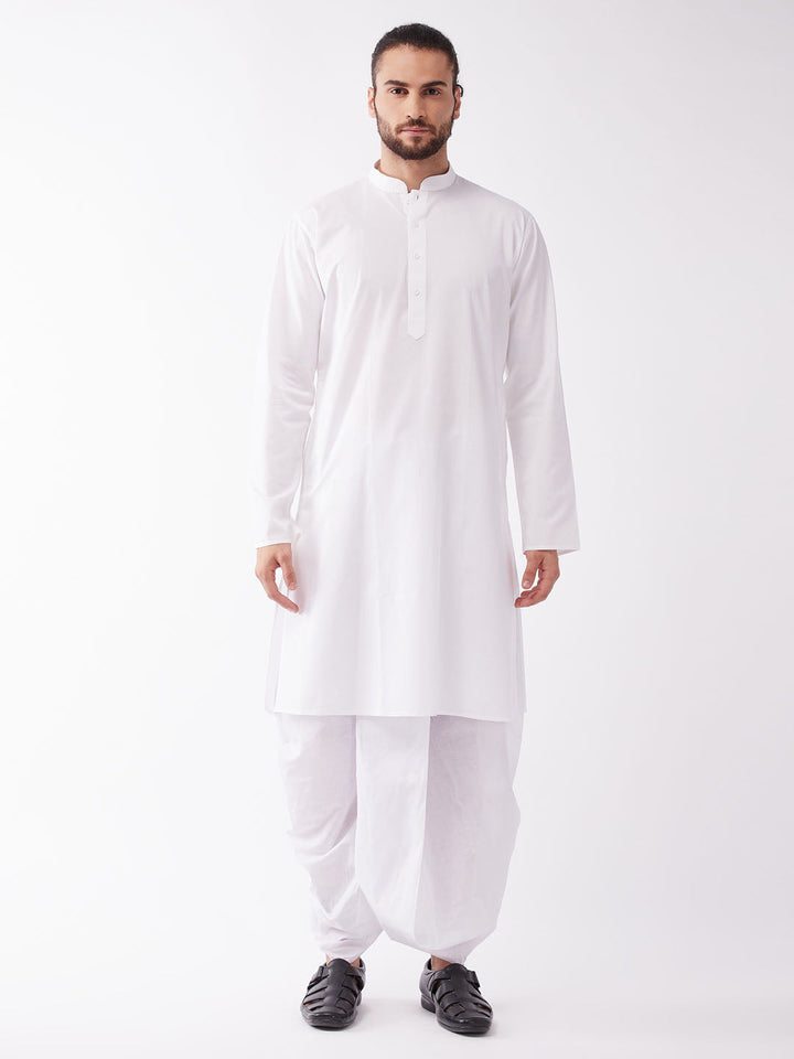 Sarvati Men's White Cotton Blend Kurta And Dhoti Set