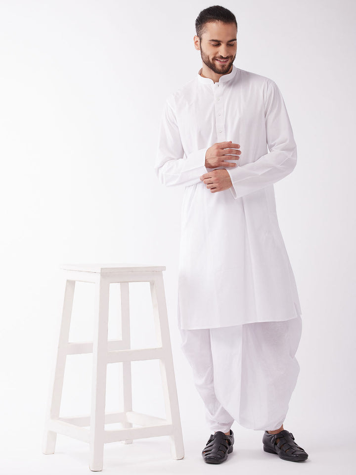 Sarvati Men's White Cotton Blend Kurta And Dhoti Set