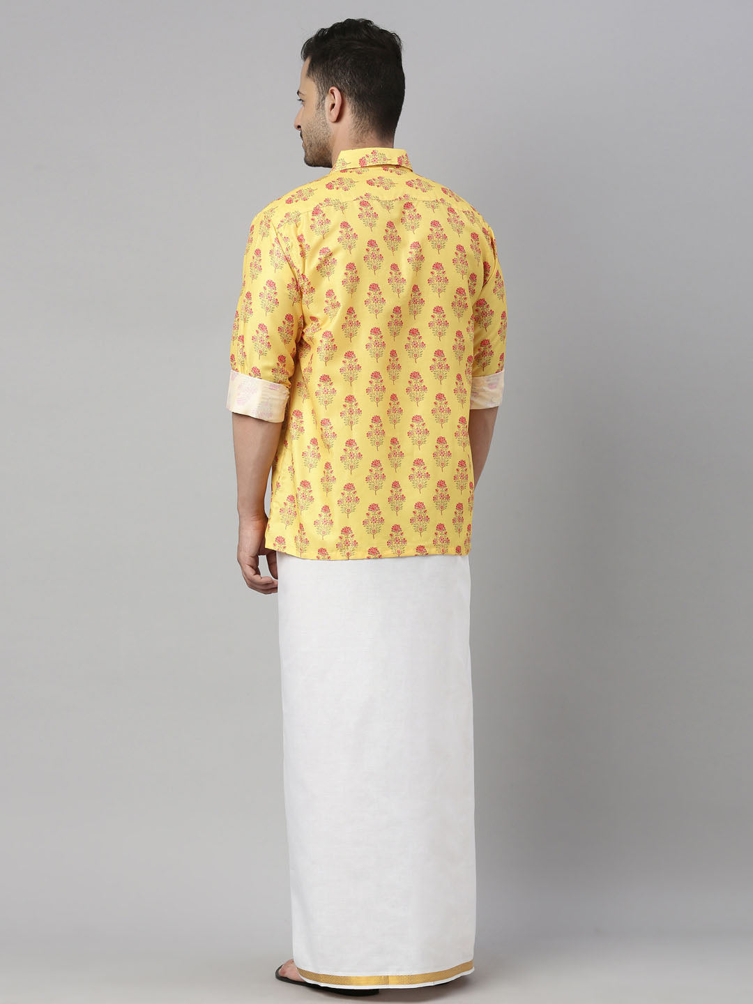 https://cdn.shopify.com/s/files/1/1147/1390/products/VASMSH005ORnMMU001_3.jpg?v=1753877308