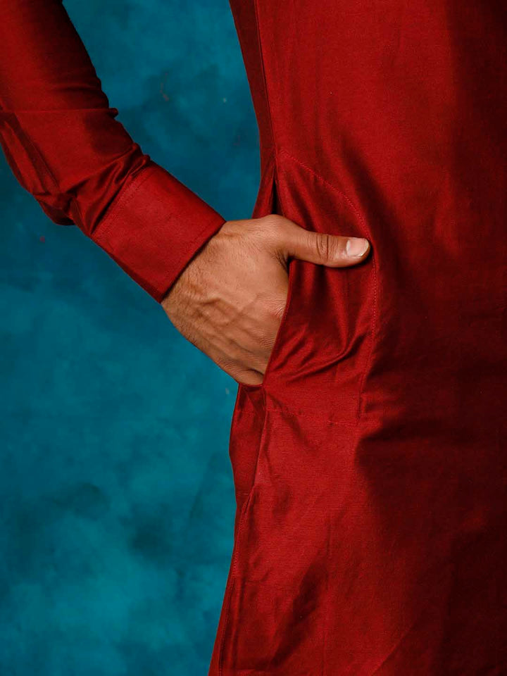 Men's Maroon Cotton Blend Curved Kurta