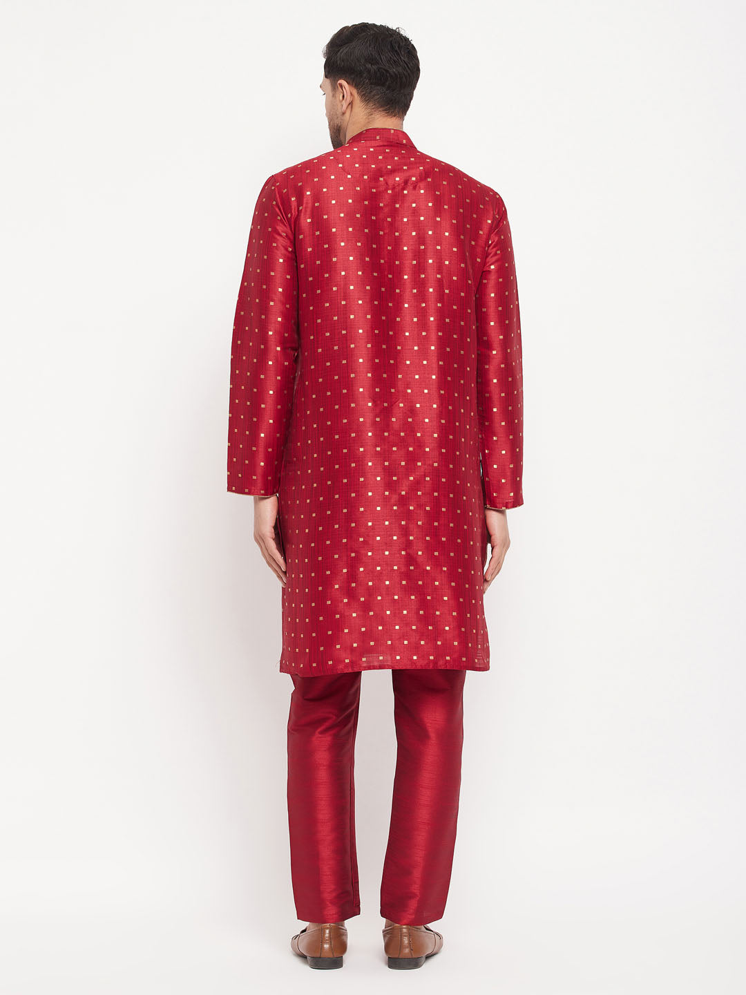 Sarvati Men's Maroon Zari Weaved Kurta And Pant Set