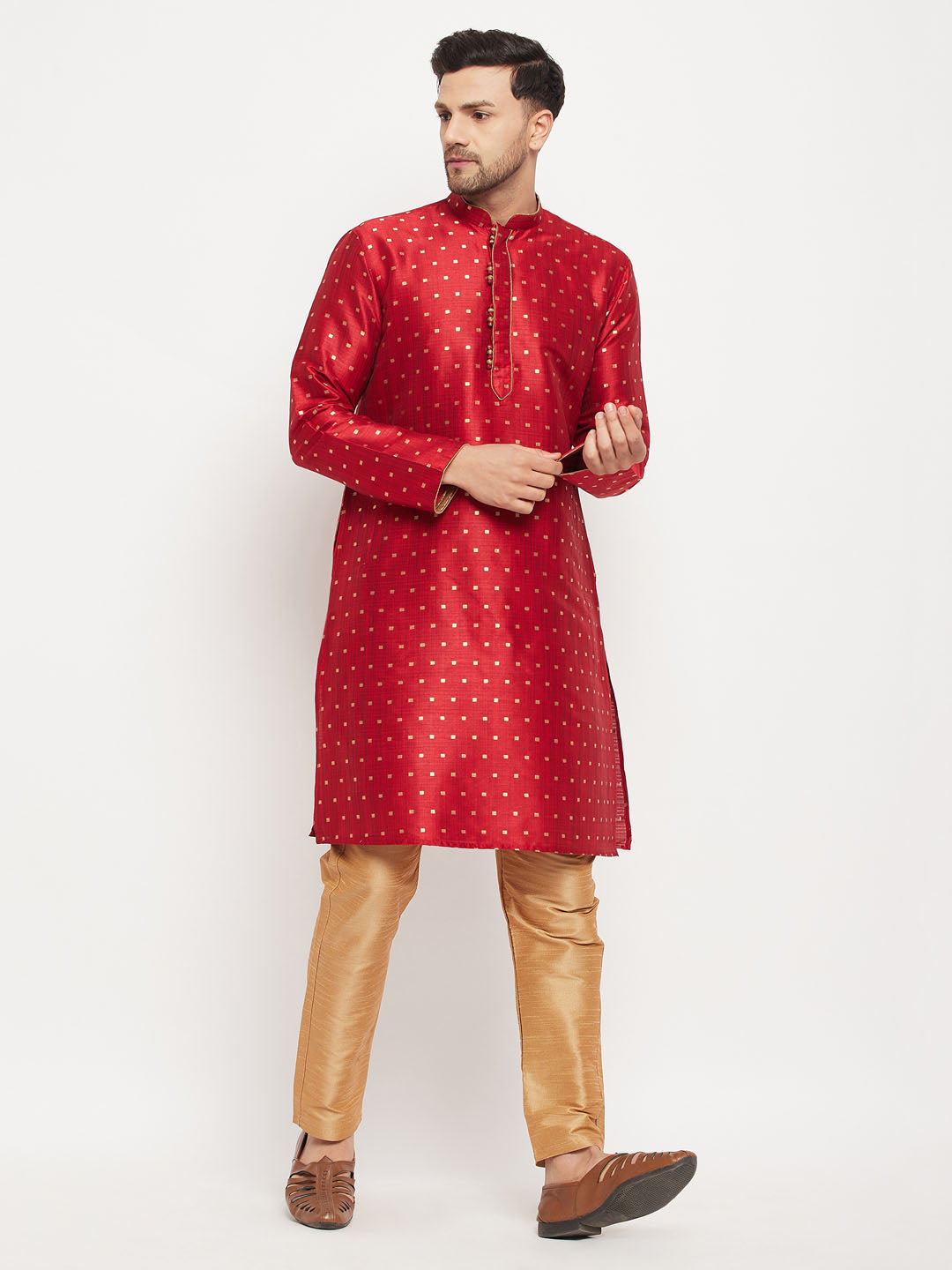 Sarvati Men's Maroon Zari Weaved Kurta And Pant Set