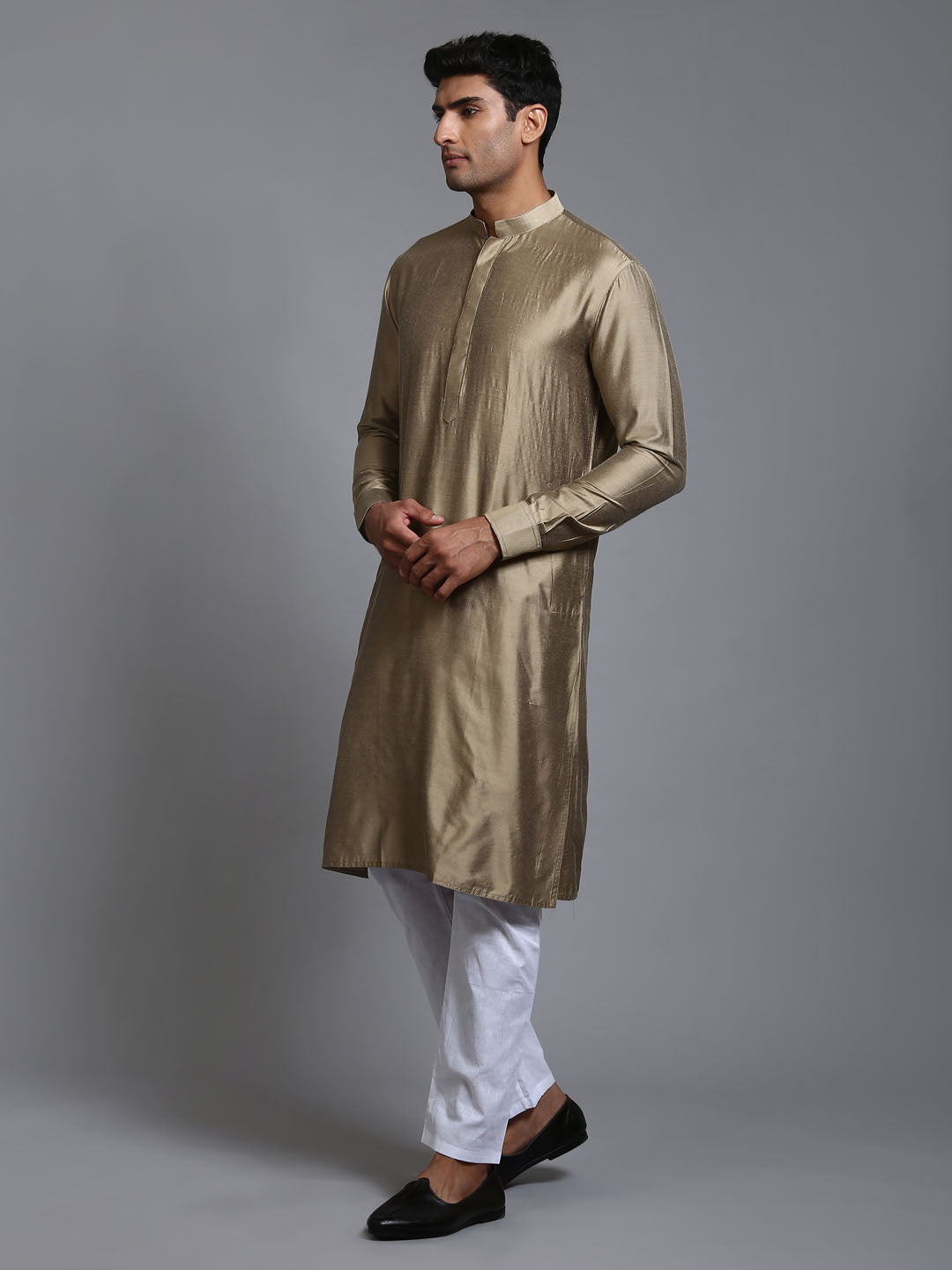 Sarvati Men's Green Cotton Blend Kurta Pyjama Set