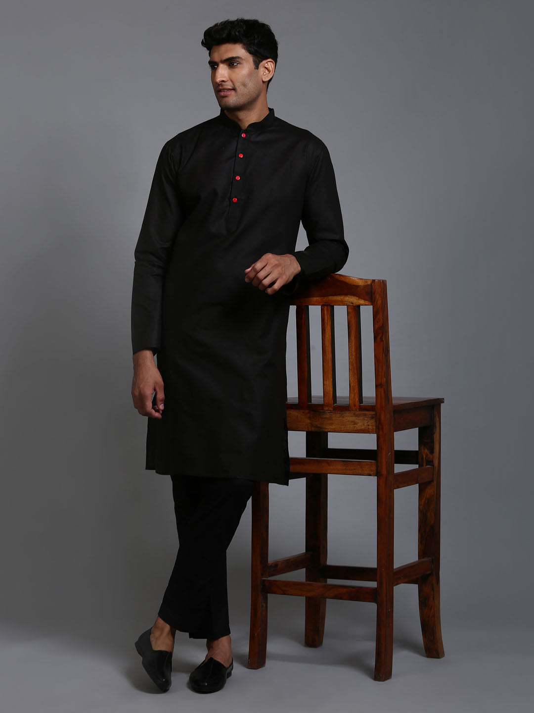 Sarvati Men's Black Kurta And Pant Set