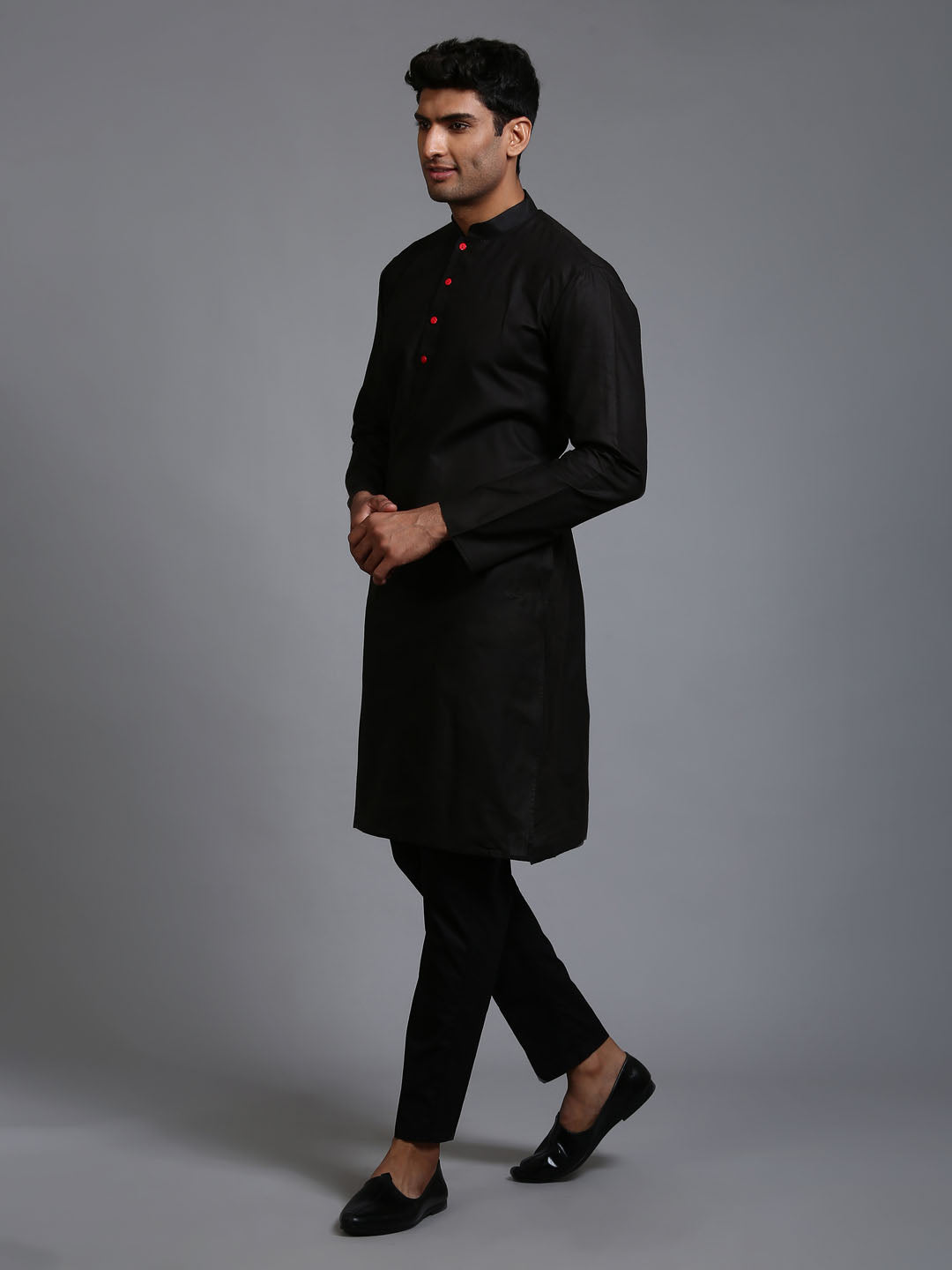 Sarvati Men's Black Kurta And Pant Set