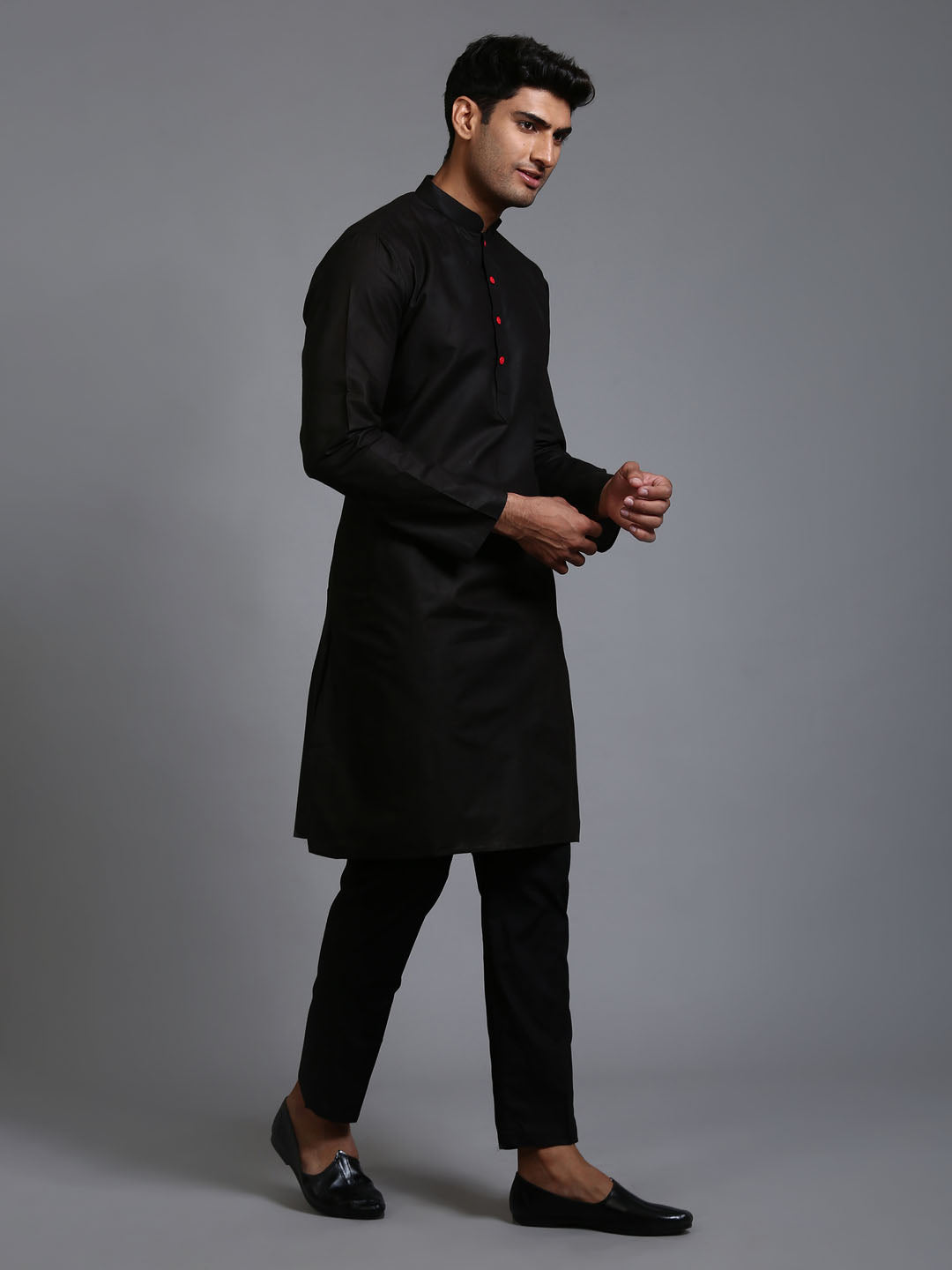 Sarvati Men's Black Kurta And Pant Set