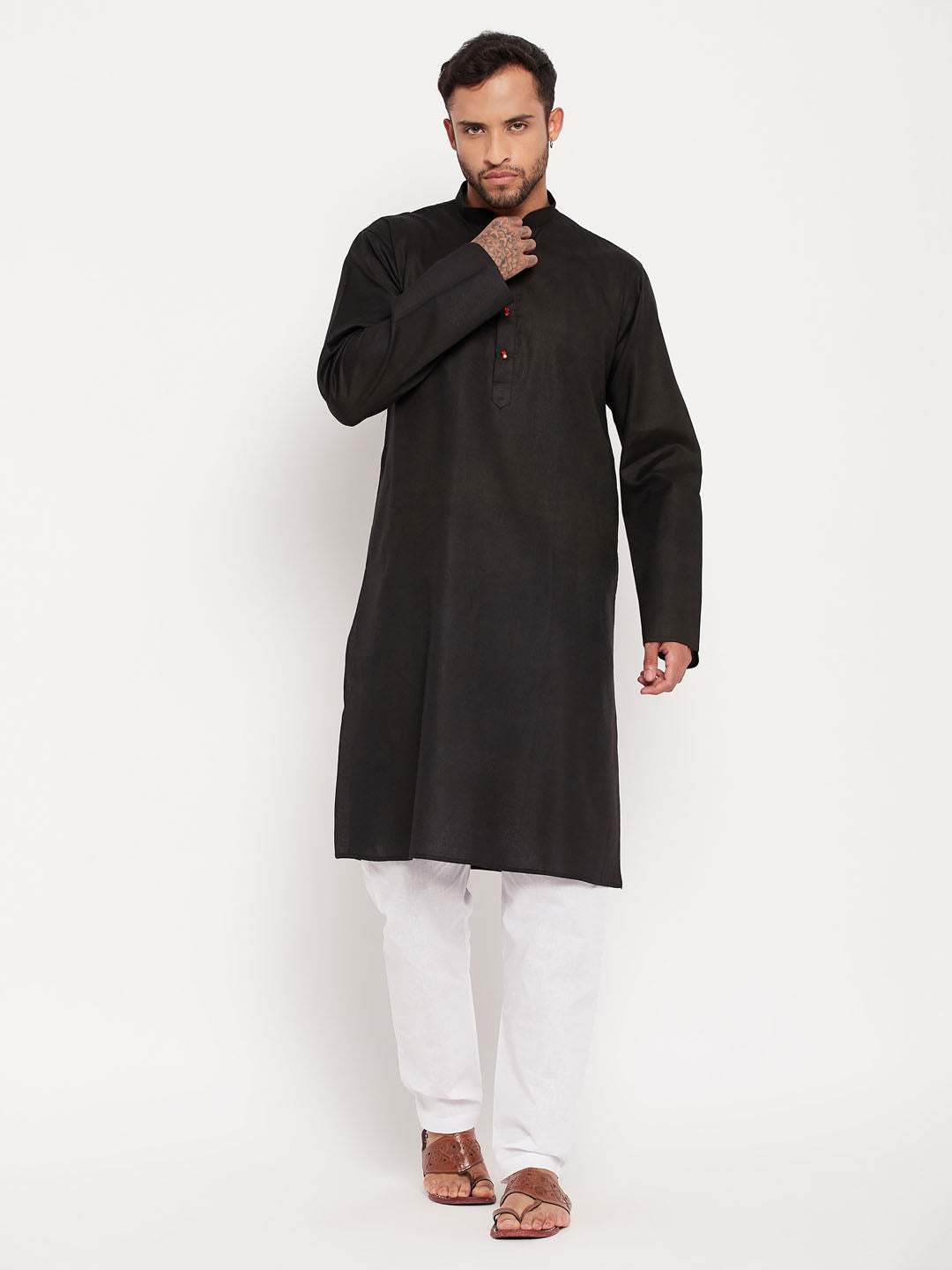 Sarvati Men's Black Kurta And Pyjama Set