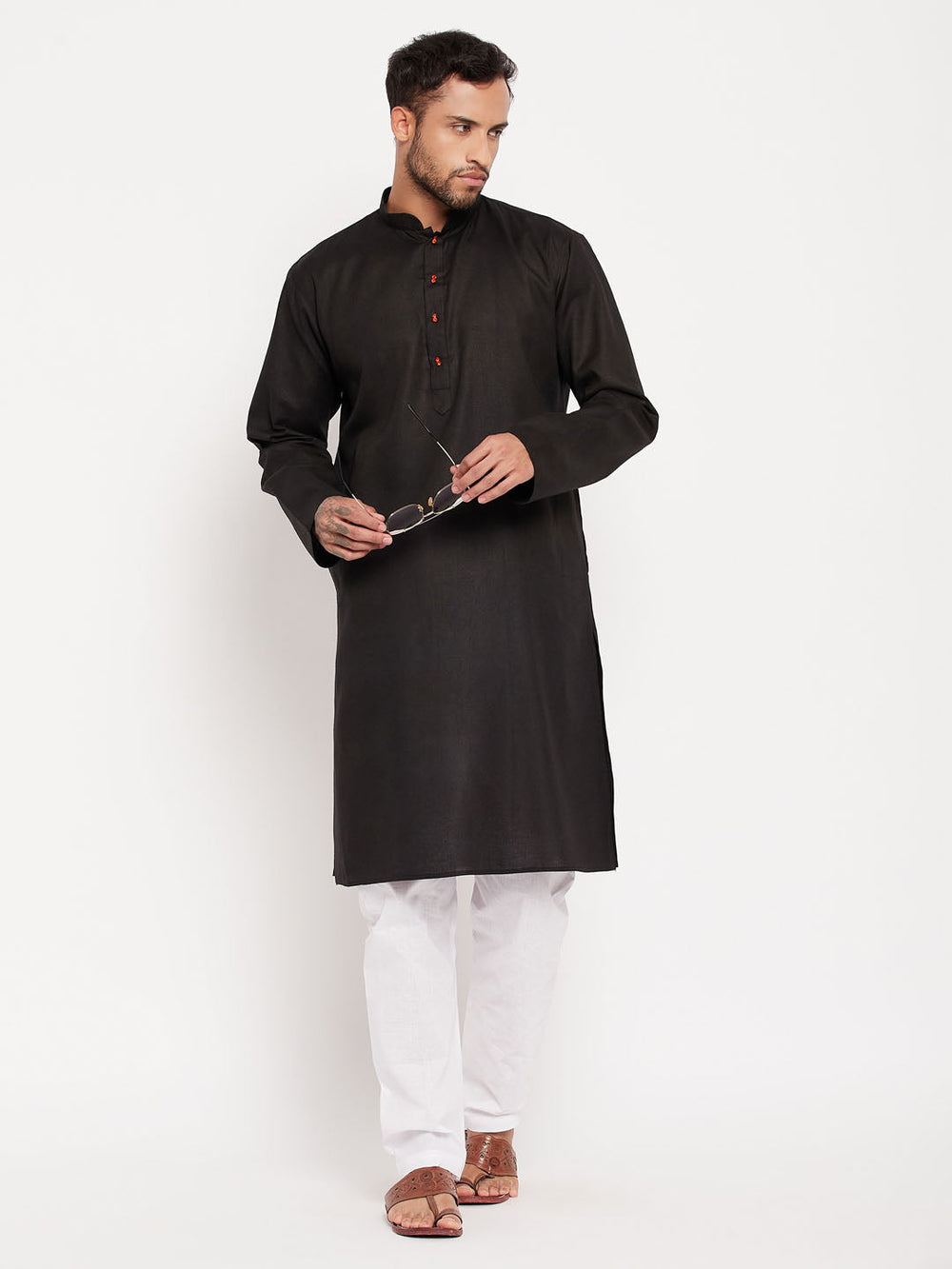 Sarvati Men's Black Kurta And Pyjama Set