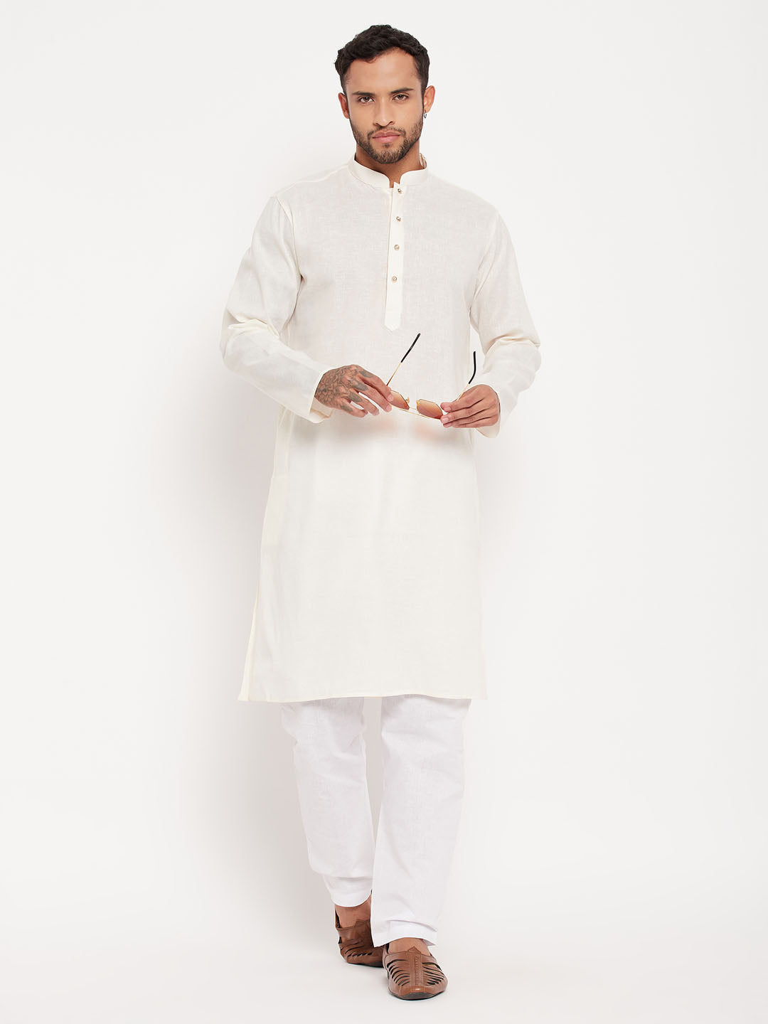 Sarvati Men's Cream Kurta With White Pyjama Set