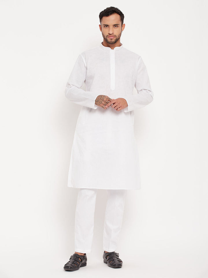 Sarvati Men's White Kurta And Pant Style Pajama Set