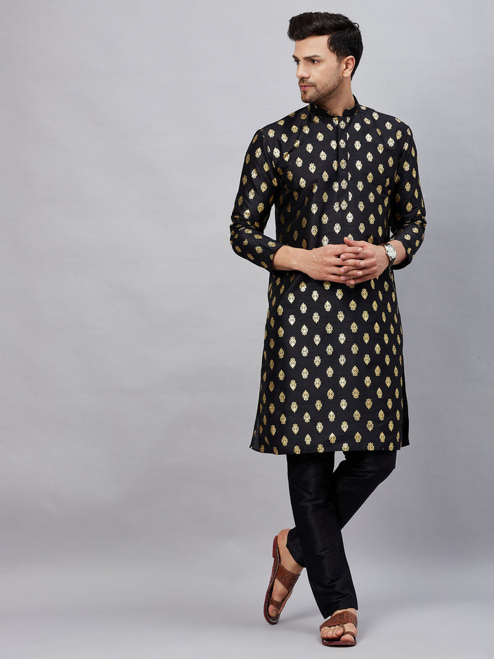 Sarvati Men's Black Foil Print Silk Blend Kurta Pyjama Set