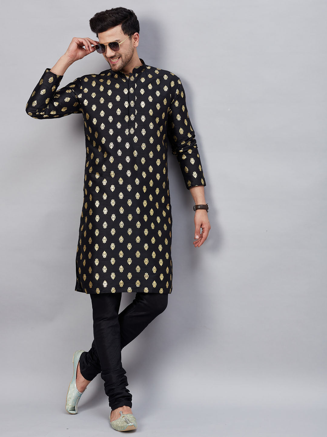 Sarvati Men's Black Foil Print Silk Blend Kurta Pyjama Set