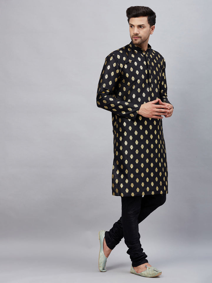 Sarvati Men's Black Foil Print Silk Blend Kurta Pyjama Set