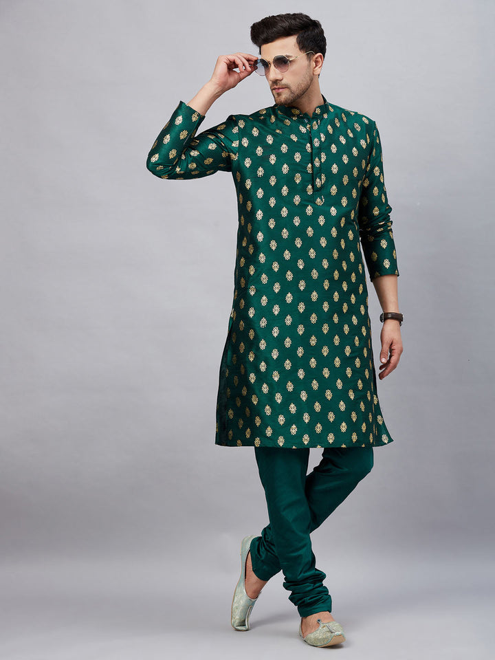 Sarvati Men's Green Foil Print Silk Blend Kurta Pyjama Set