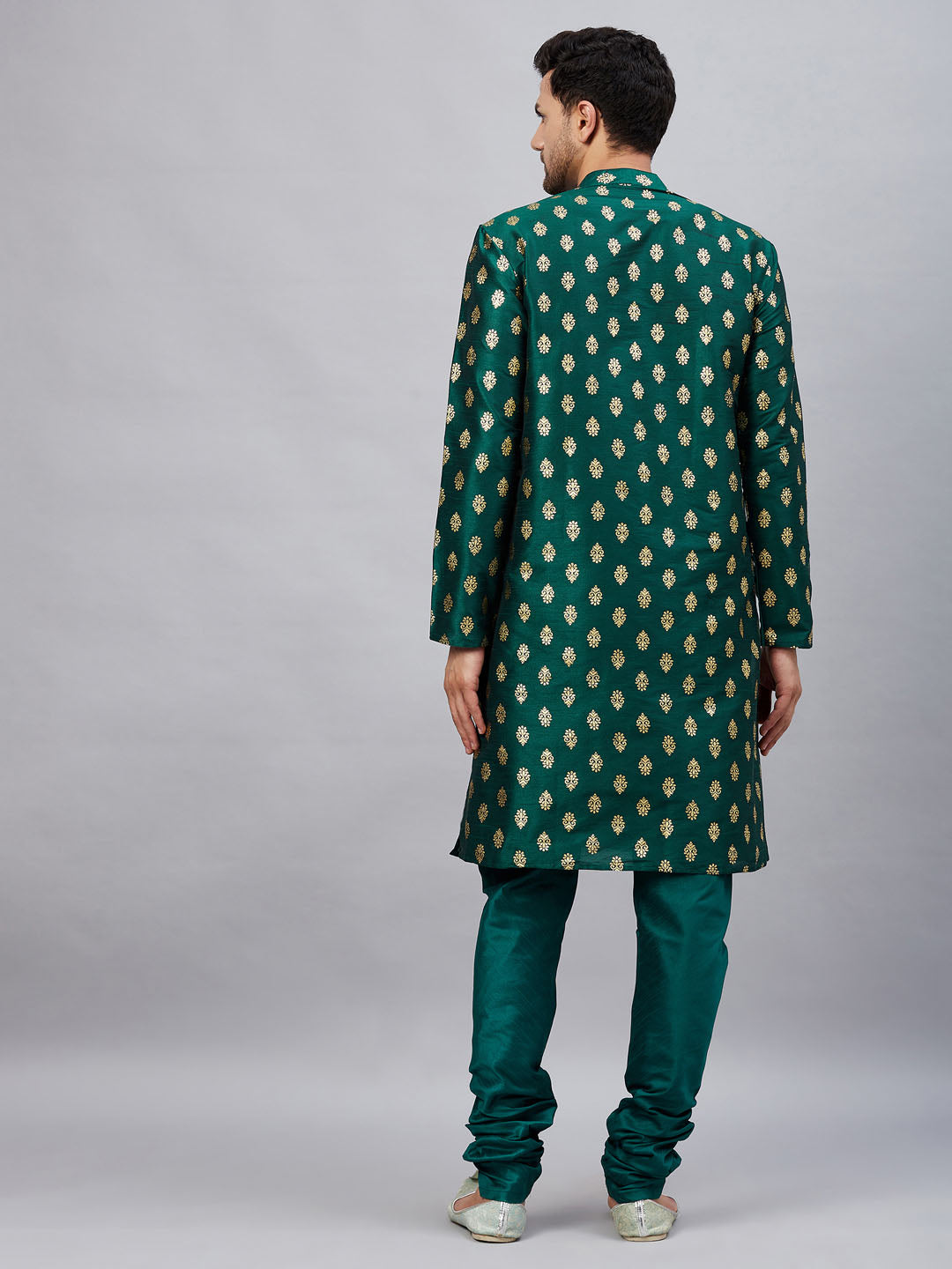 Sarvati Men's Green Foil Print Silk Blend Kurta Pyjama Set