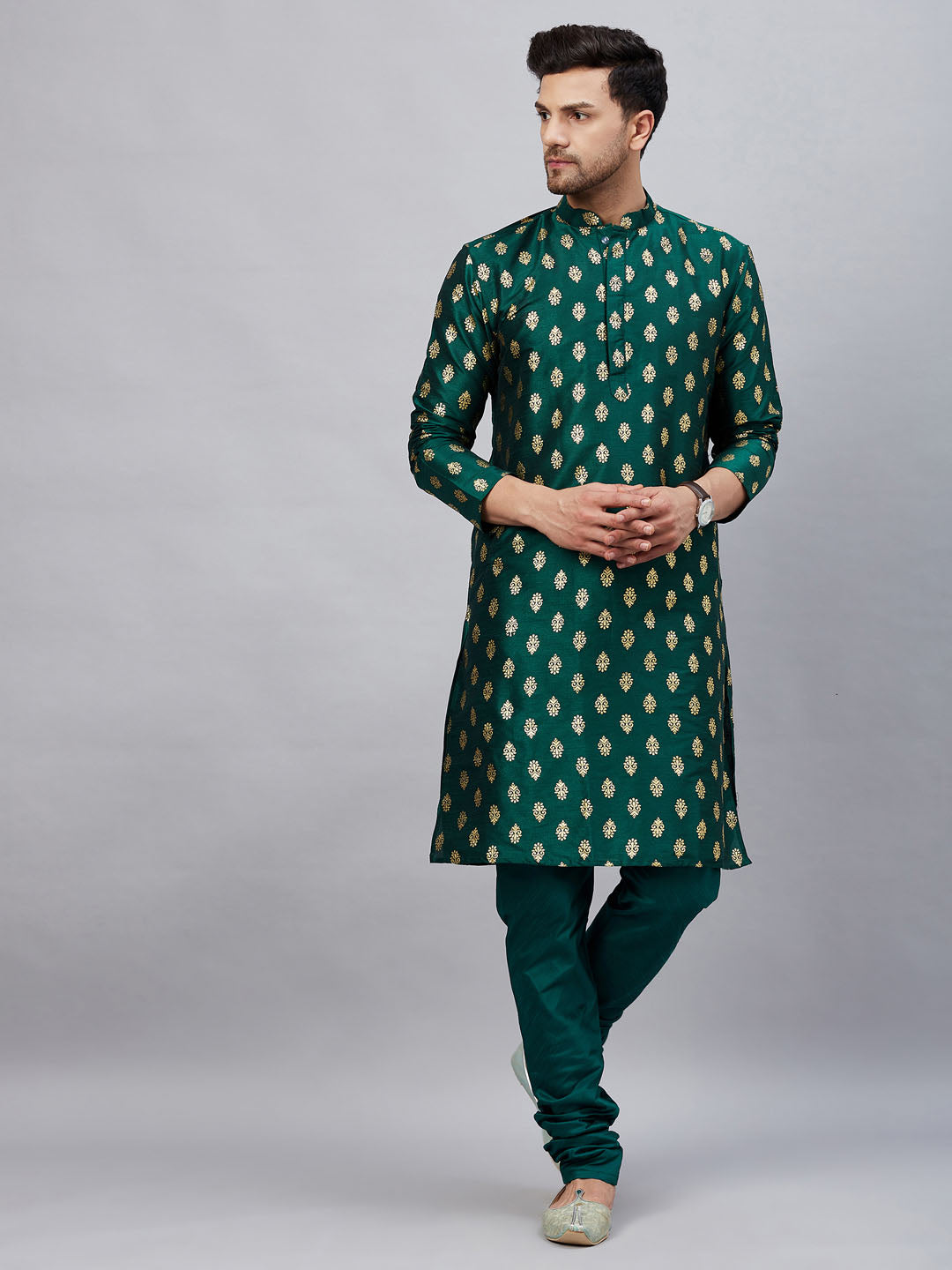 Sarvati Men's Green Foil Print Silk Blend Kurta Pyjama Set