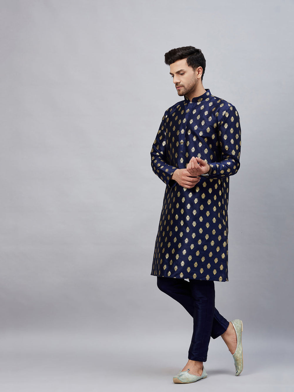 Sarvati Men's Navy Blue Foil Print Silk Blend Kurta Pant Set