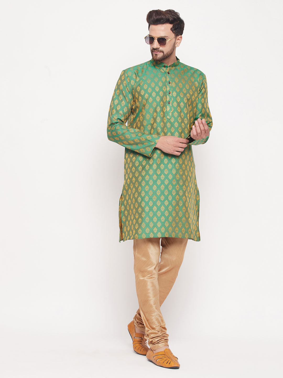 Sarvati Men's Green Woven Kurta Pyjama Set