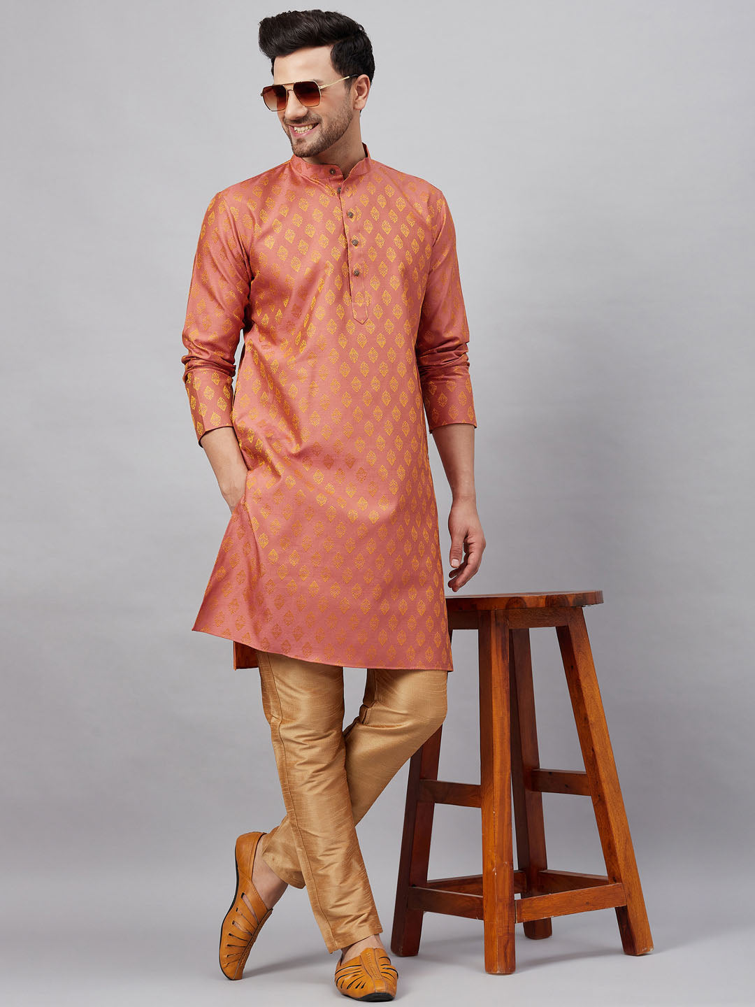 Sarvati Men's Pink and Rose Gold Woven Kurta Pant Set