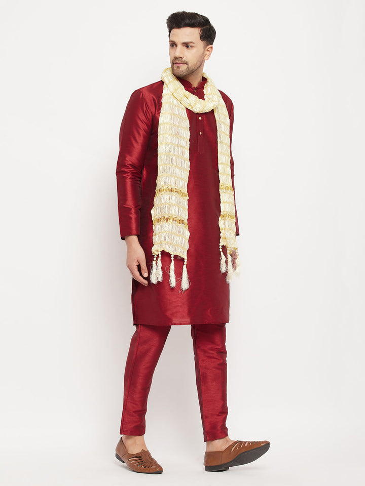 Sarvati Men's Maroon Silk Blend Kurta and Maroon Pant Style Pyjama Set With Dupatta