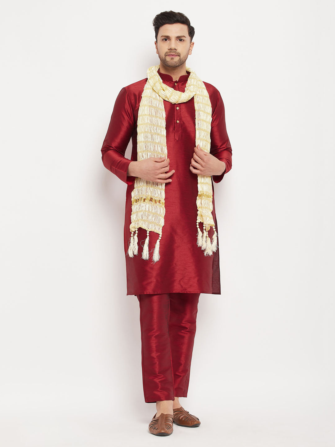 Sarvati Men's Maroon Silk Blend Kurta and Maroon Pant Style Pyjama Set With Dupatta