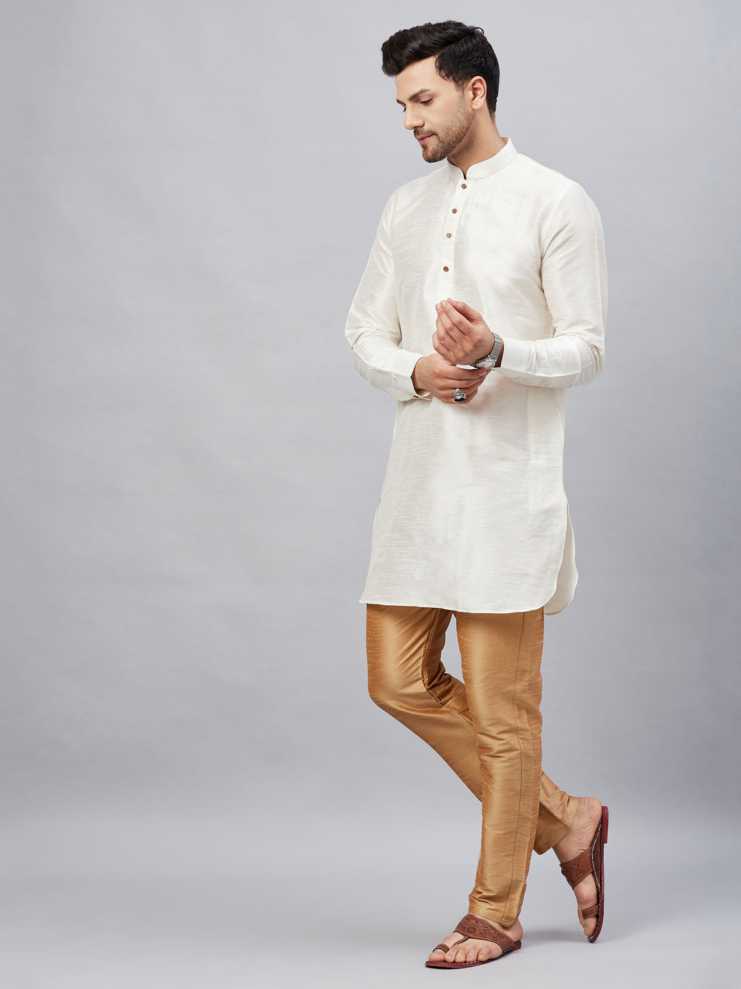 Sarvati Men's Cream Silk Blend Curved Kurta Pant Set