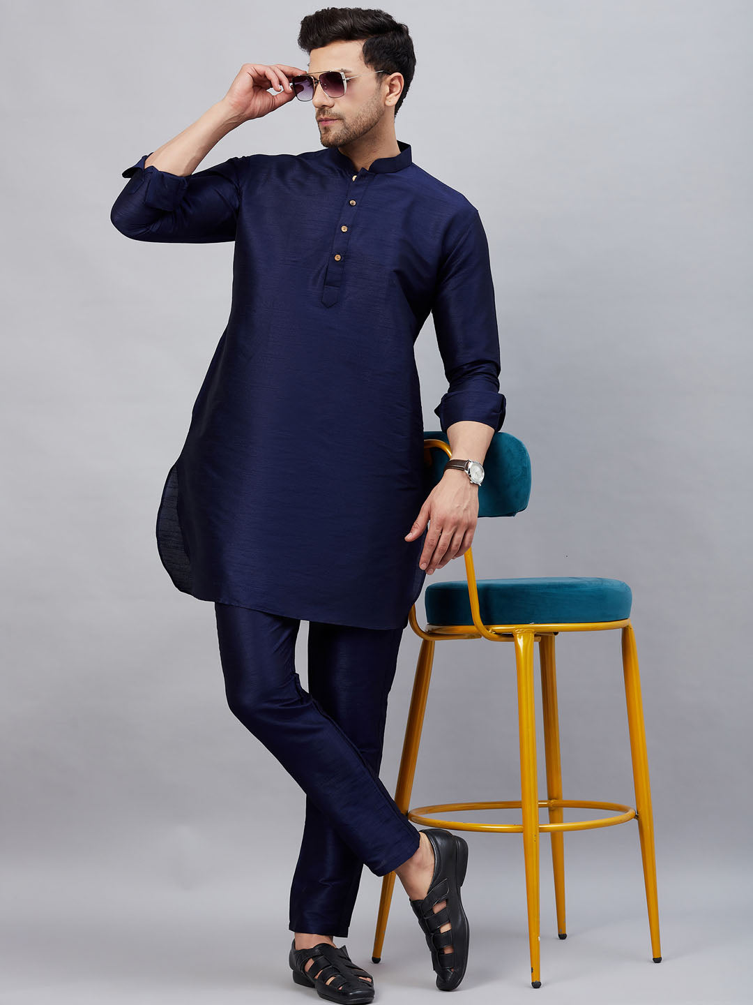 Sarvati Men's Navy Blue Silk Blend Curved Kurta Pant Set