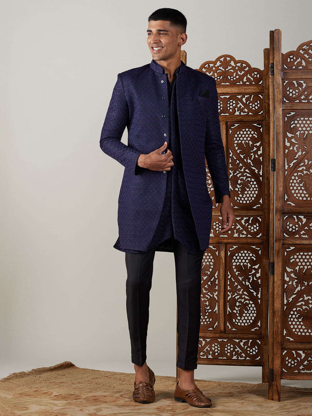 https://cdn.shopify.com/s/files/1/1147/1390/products/VSHRMIW031nK211nPANT002BL_8.jpg?v=1753873045
