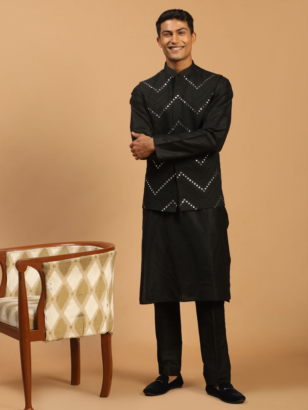 Sarvati Men's Black Mirror Jacket With Kurta Pyjama Set