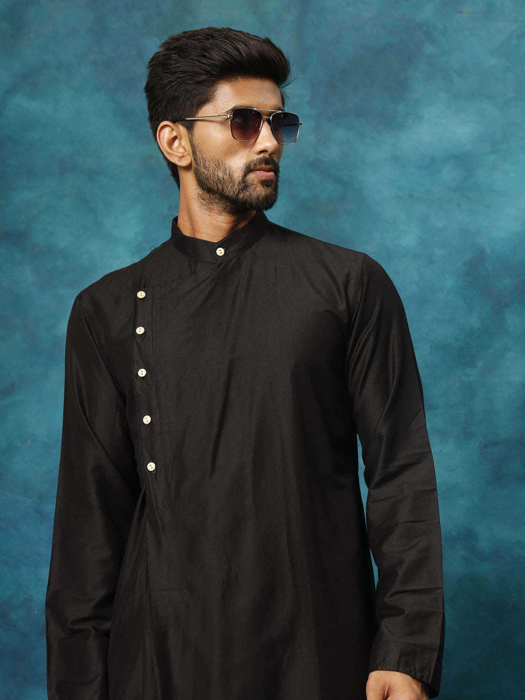 Sarvati Men's Black Viscose Blend Kurta Pyjama Set