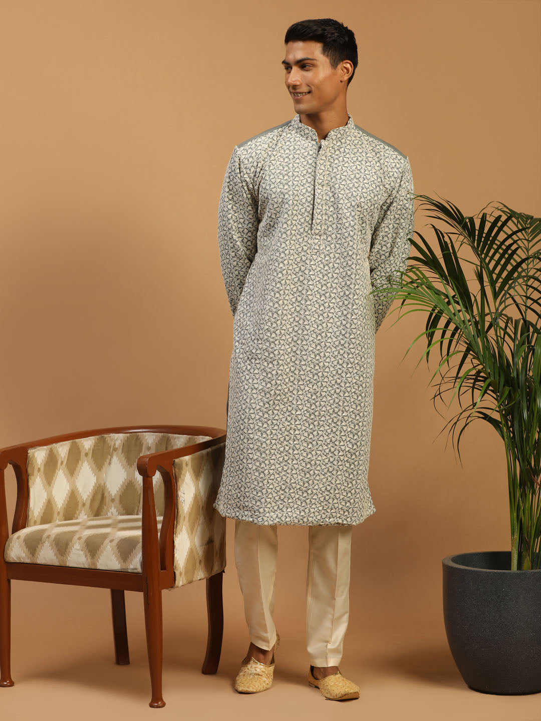 Sarvati Men's Grey Ethnic Chikankari Kurta Pant Set