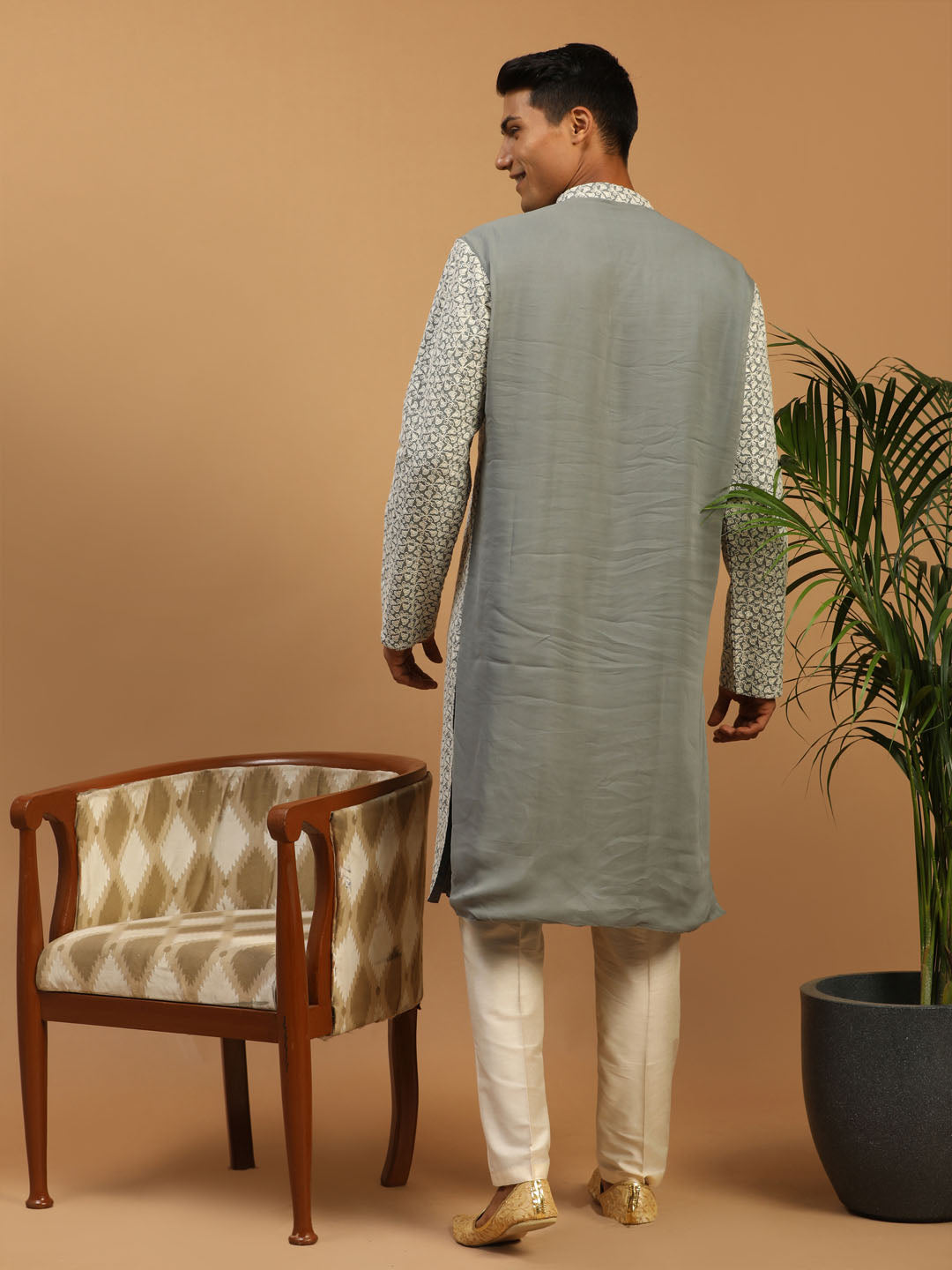 Sarvati Men's Grey Ethnic Chikankari Kurta Pant Set