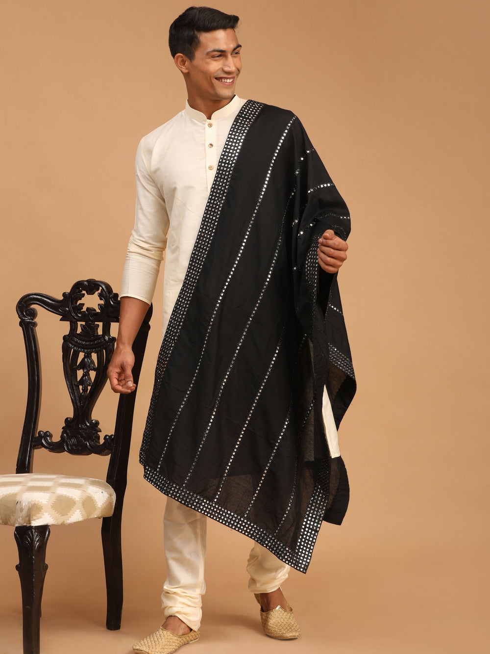 Sarvati Men's Cream Kurta Pyjama And Dupatta Set