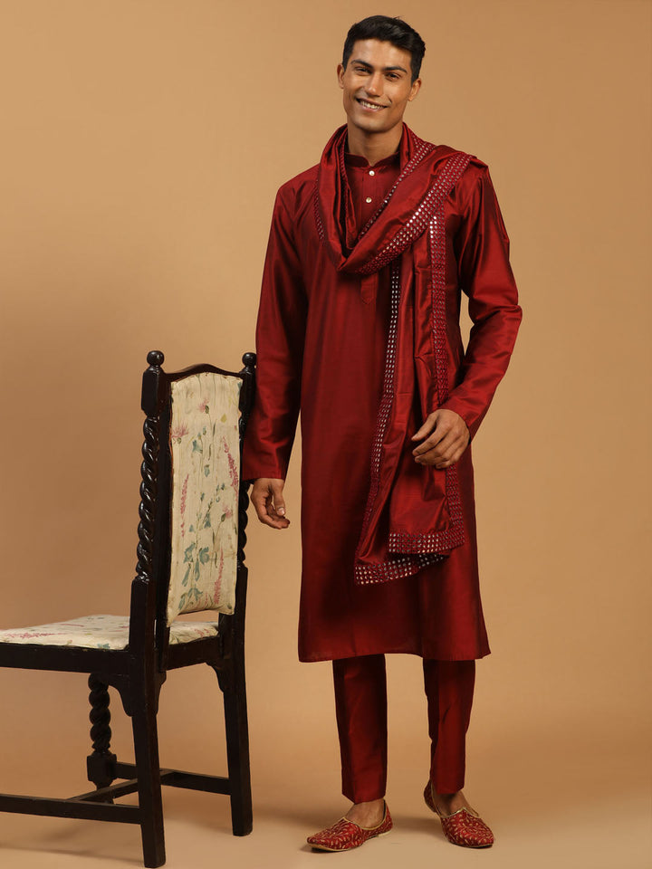 Sarvati Men's Maroon Viscose Kurta Pyjama And Dupatta Set