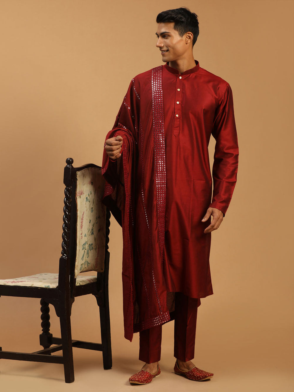 Sarvati Men's Maroon Viscose Kurta Pyjama And Dupatta Set