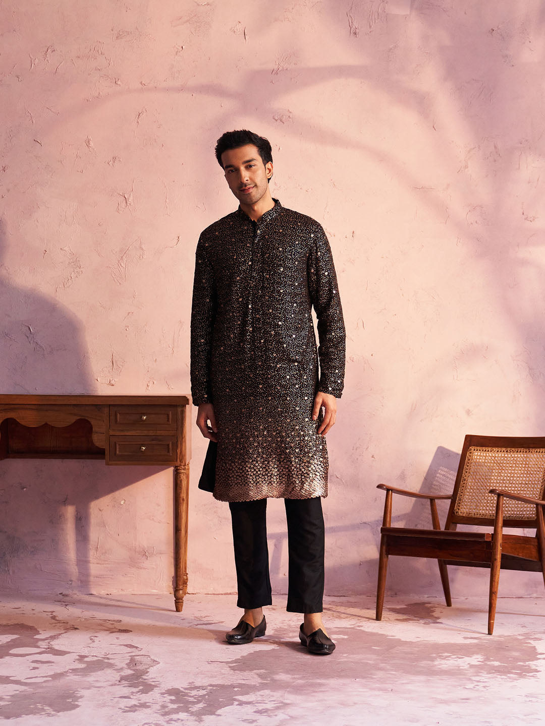 Sarvati Men's Black Georgette Zari With Sequins Worked Kurta pant Set